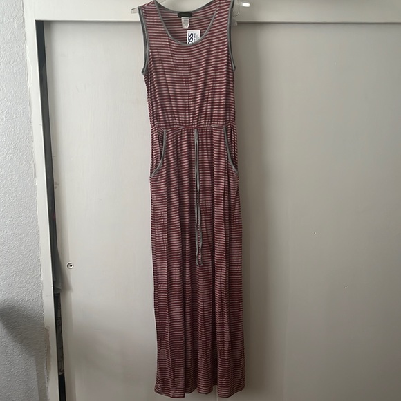 Espresso stripped knit maxi dress with elastic at waist and pocket. - Picture 7 of 7
